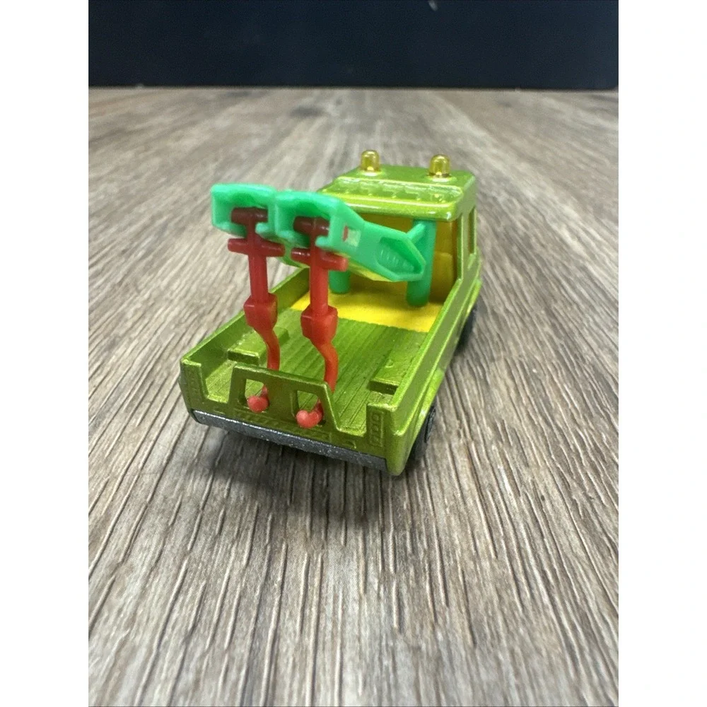 Vintage Matchbox 1976 Superfast #74 Toe Joe Wrecker Tow Truck 1:64 Diecast NICE